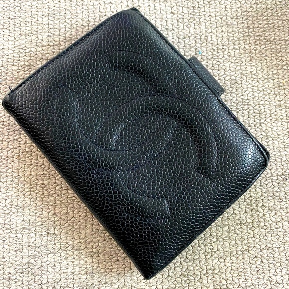 CHANEL Handbags - Chanel Caviar Wallet!